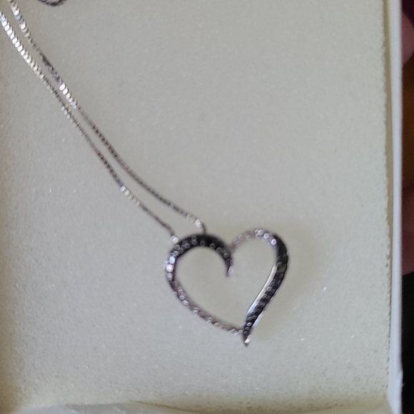 Kay Jewelers Sterling Silver heart necklace - Picture 1 of 2